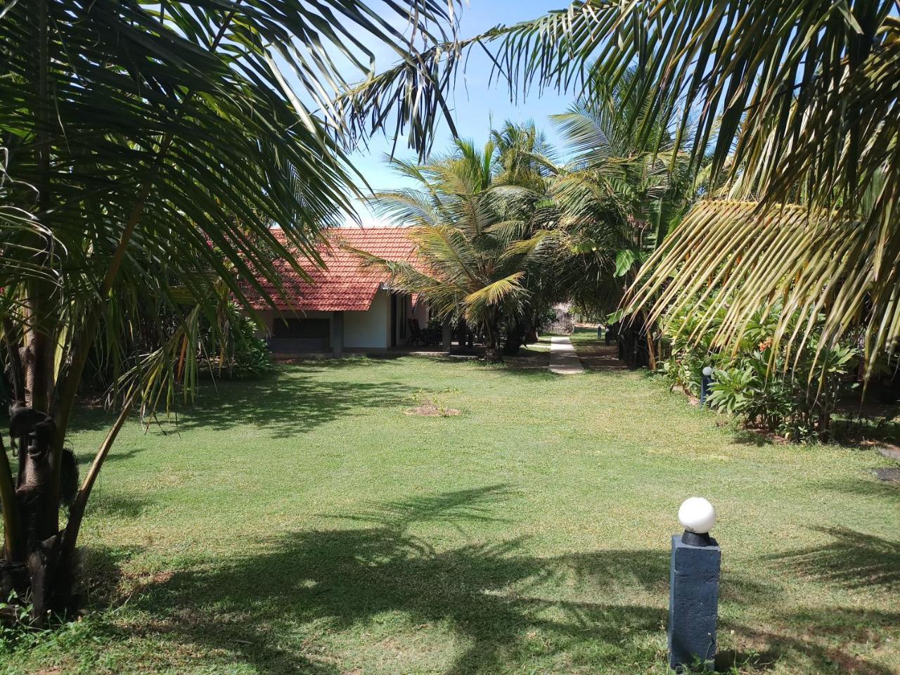 Villa Nilaveli Cabana Экстерьер фото